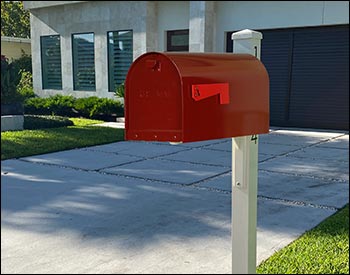 Aluminum Dylan Curbside Mailbox w/ Ivory Post