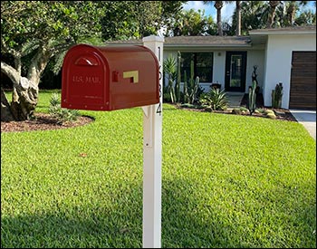 Aluminum Dylan Curbside Mailbox w/ Ivory Post