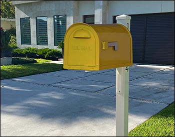 Aluminum Dylan Curbside Mailbox w/ Ivory Post