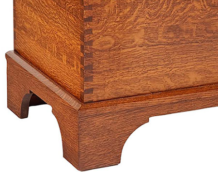 Williamsburg Quartersawn Oak Chest w/Shaker Base