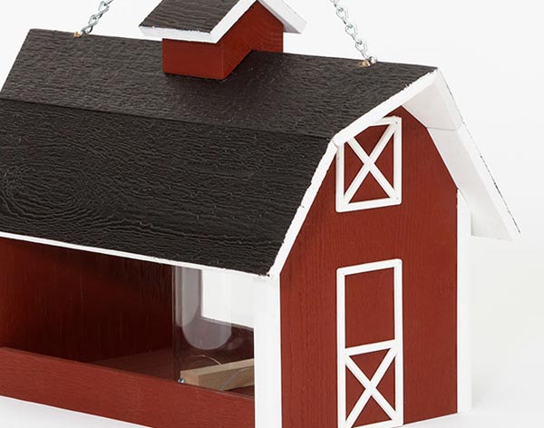 Classic Barn Birdfeeder