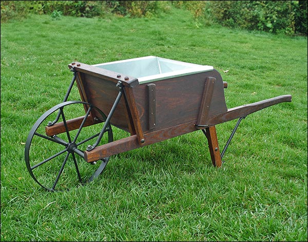 Deluxe Wheelbarrow