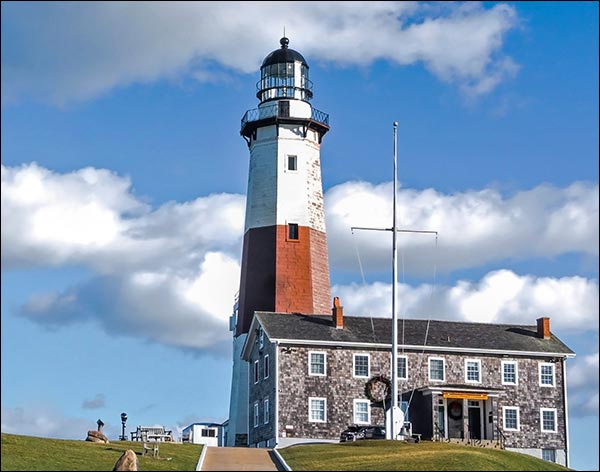 Poly Lumber/Wooden Hybrid Montauk Lighthouse Replica with Base