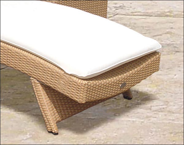 Wicker Sun Lounge w/ Cushions