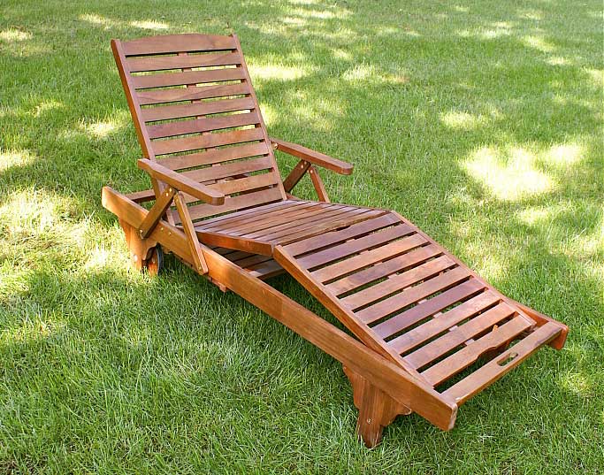 Wooden Chaise Lounge | Simple Home Decoration